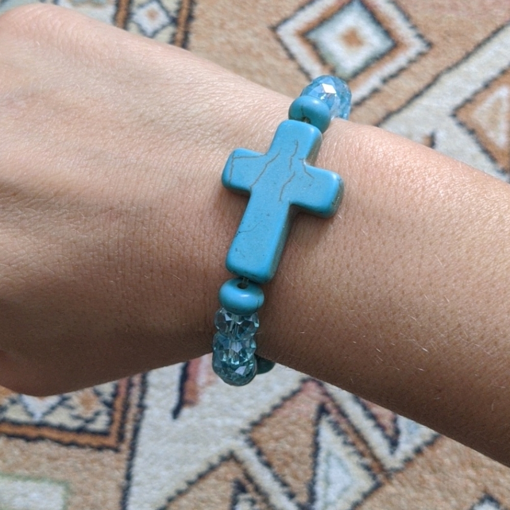 Cross bracelet - Picture 2 of 2